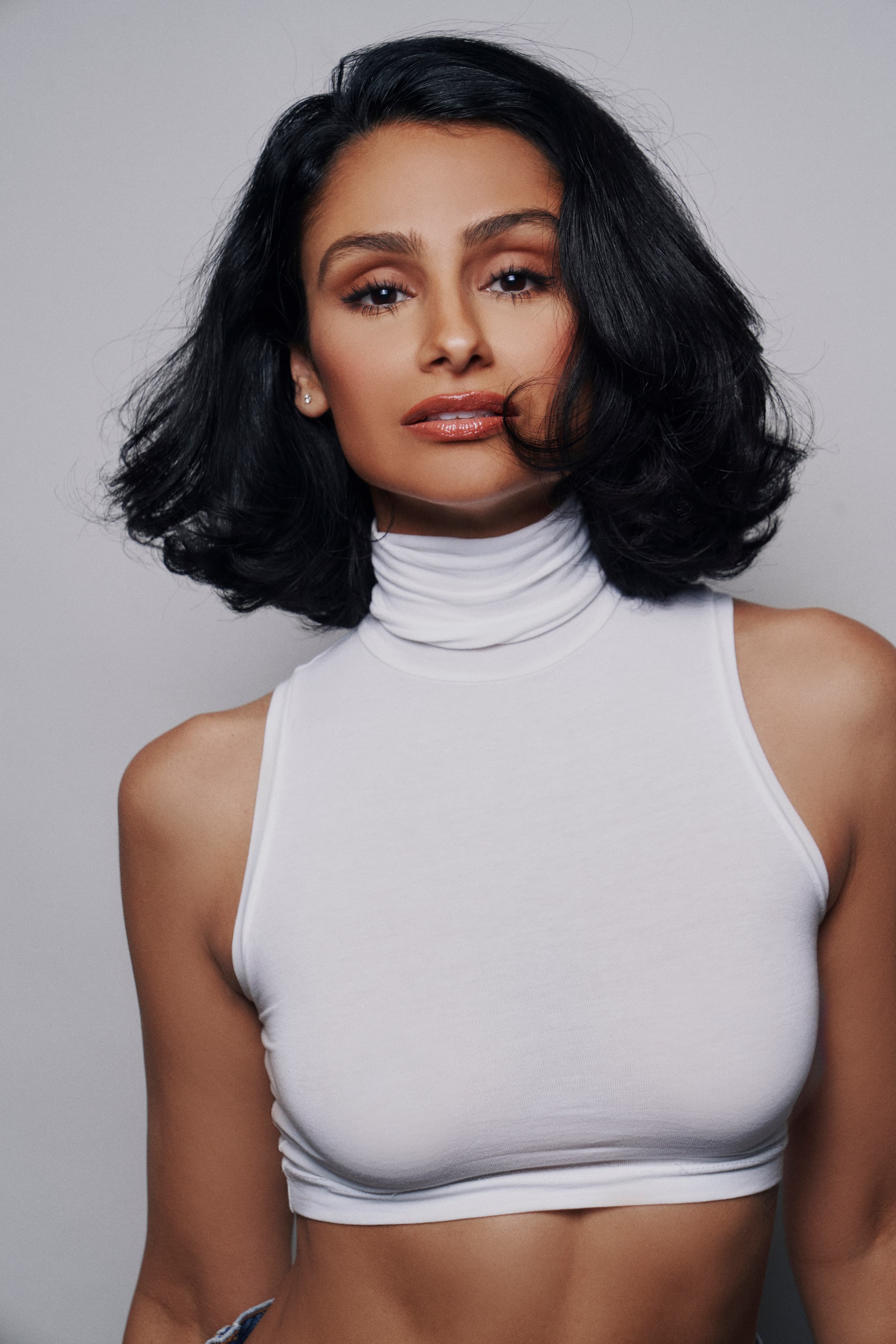 Nazanin Mandi